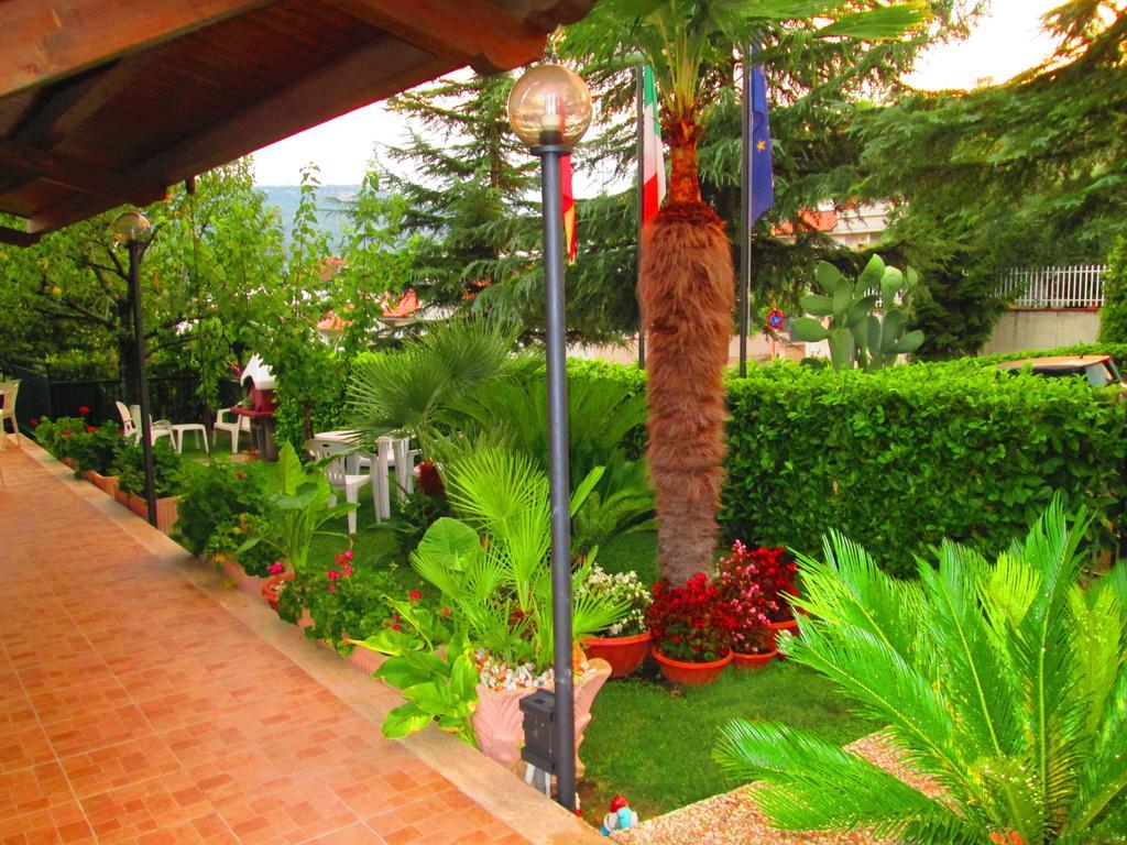 B&B Le Begonie Ασκόλι Πιτσένο Δωμάτιο φωτογραφία