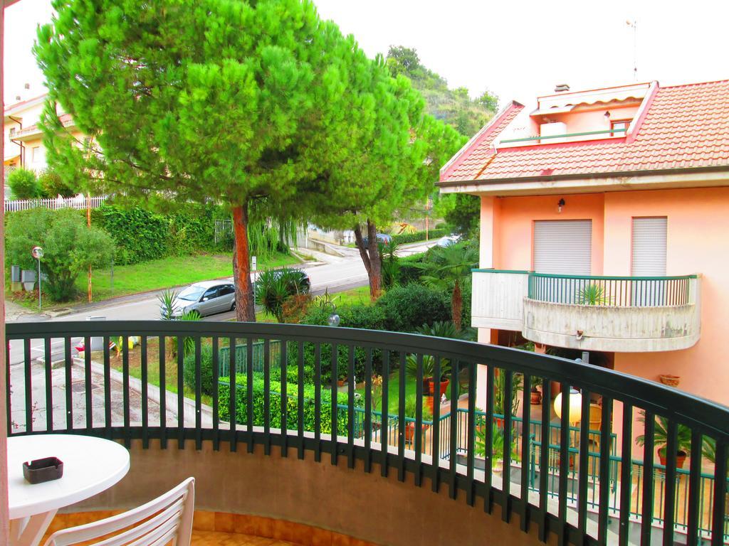 B&B Le Begonie Ασκόλι Πιτσένο Εξωτερικό φωτογραφία