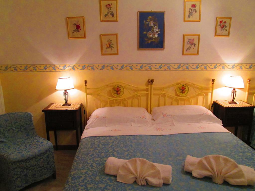 B&B Le Begonie Ασκόλι Πιτσένο Δωμάτιο φωτογραφία
