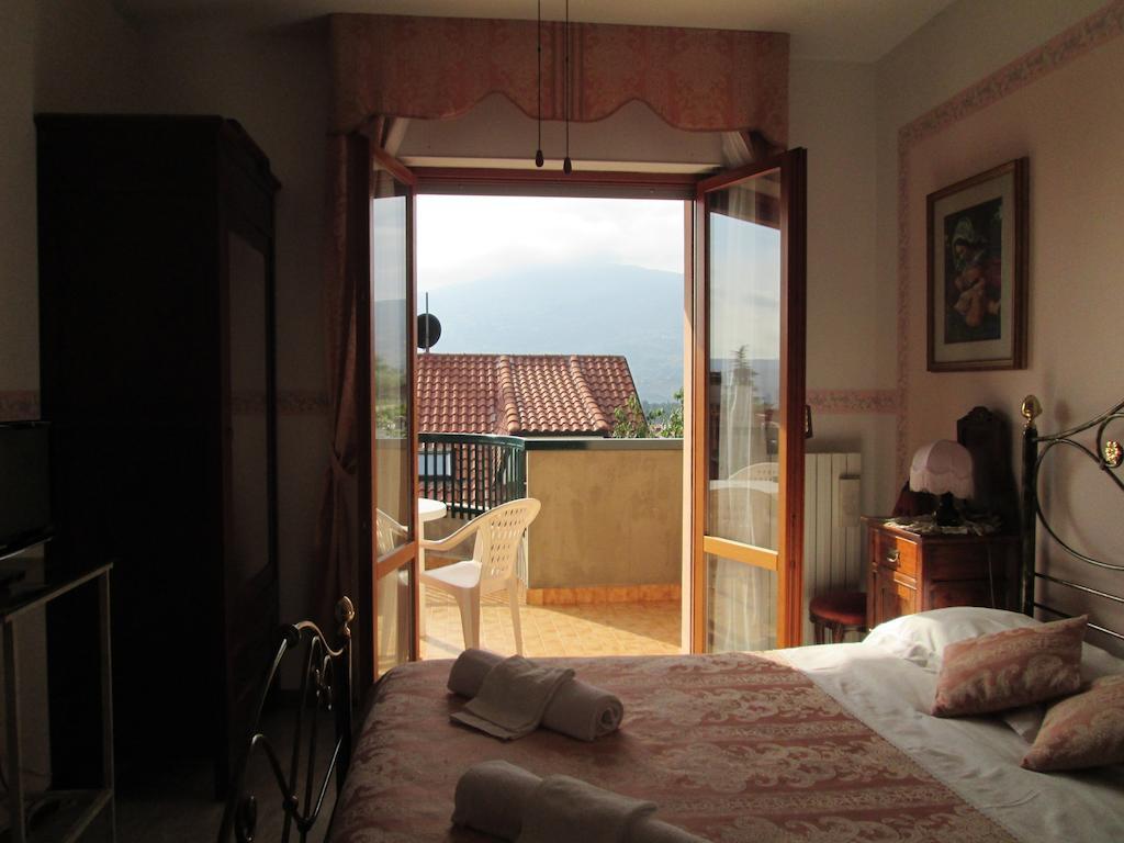 B&B Le Begonie Ασκόλι Πιτσένο Δωμάτιο φωτογραφία