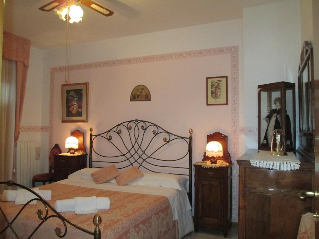 B&B Le Begonie Ασκόλι Πιτσένο Δωμάτιο φωτογραφία