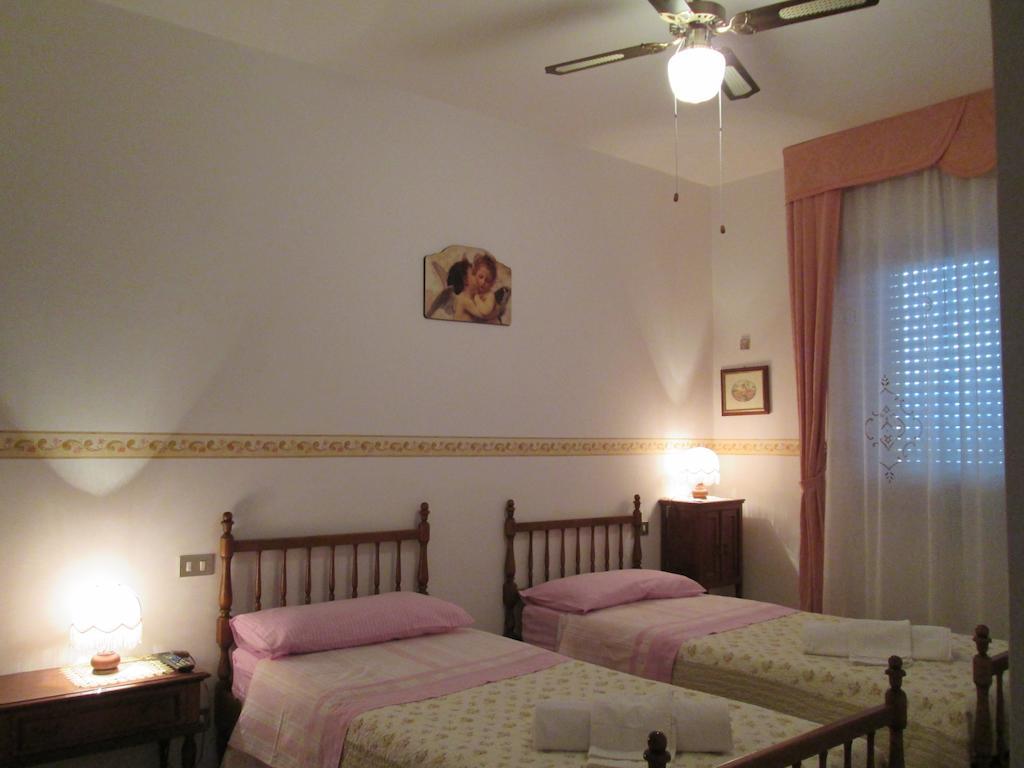 B&B Le Begonie Ασκόλι Πιτσένο Δωμάτιο φωτογραφία