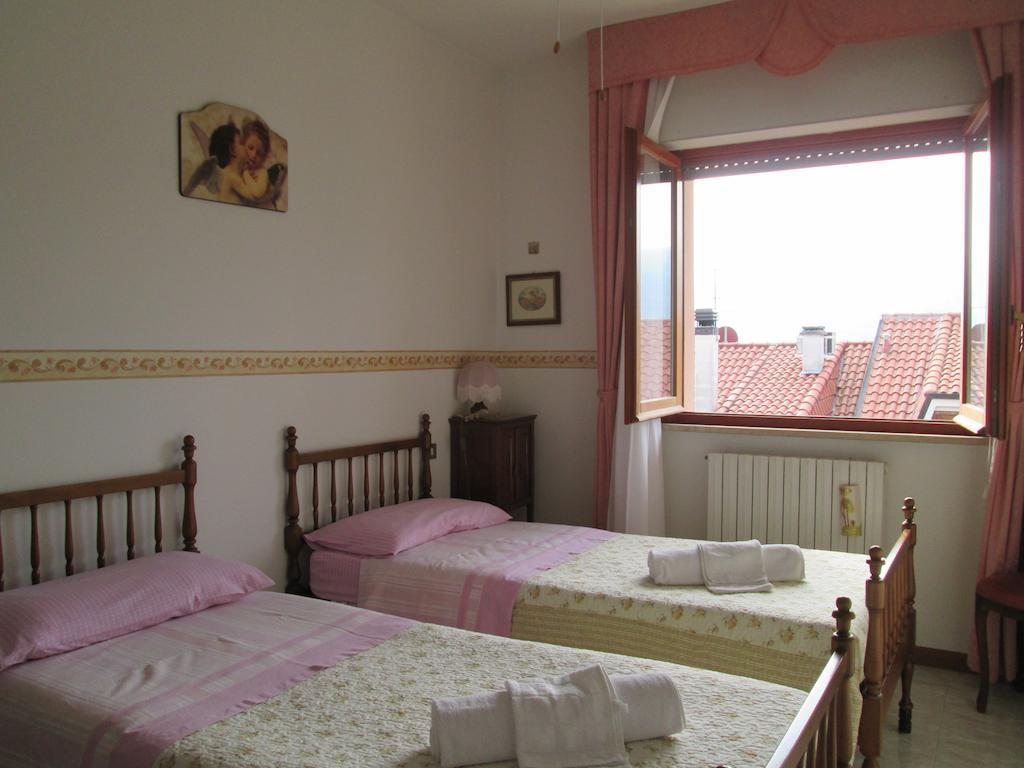 B&B Le Begonie Ασκόλι Πιτσένο Δωμάτιο φωτογραφία