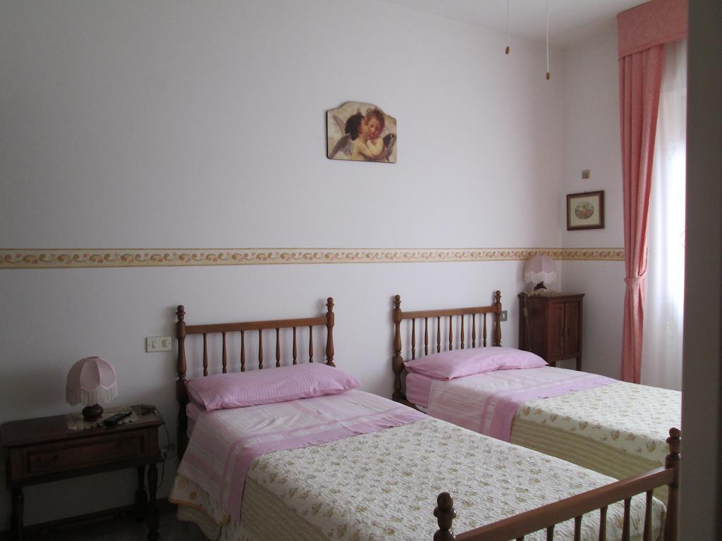 B&B Le Begonie Ασκόλι Πιτσένο Δωμάτιο φωτογραφία